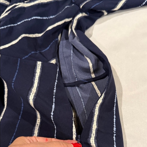 H by Halston Top Navy Striped Women's Size M - Picture 14 of 16